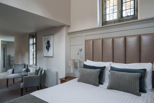 Fanhams Hall, Exclusive Collection