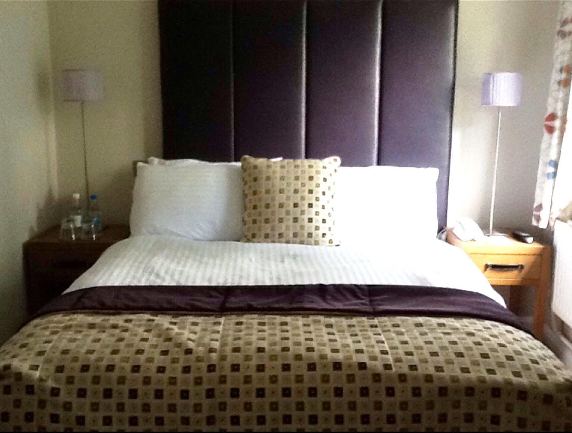 Hotel Fanhams Hall, Exclusive Collection Ware